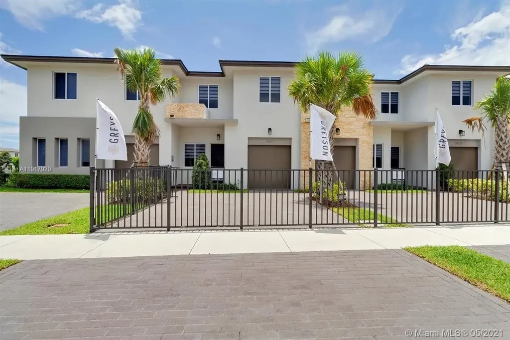 1641 Pioneer Way Royal Palm Beach FL 33411