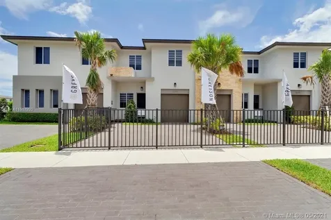 1641 Pioneer Way Royal Palm Beach FL 33411