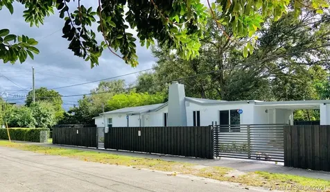 9398 NW 4th Avenue Miami FL 33150