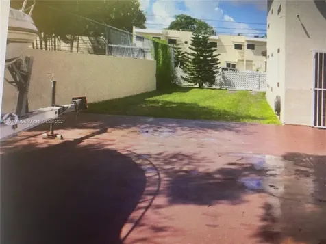 160 NW 27th Street Miami FL 33127