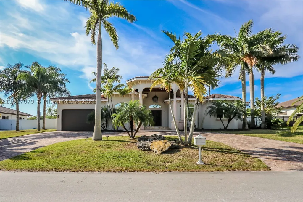 8840 SW 165th Terrace Palmetto Bay FL 33157