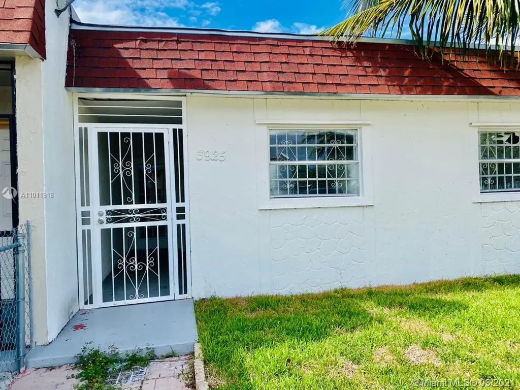 3925 NW 207th Street Road Miami Gardens FL 33055