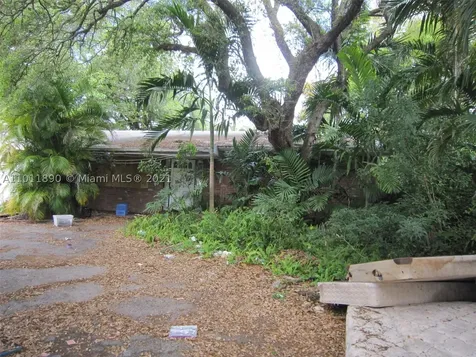 605 NE 164th Street Miami FL 33162