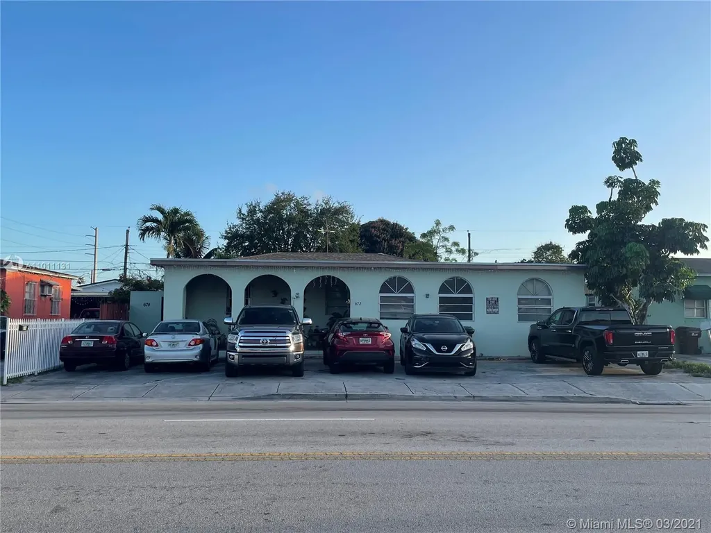 672 E 21st Street Hialeah FL 33013