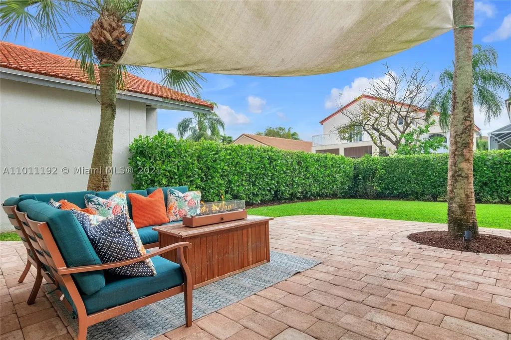 15636 SW 16th Street Pembroke Pines FL 33027