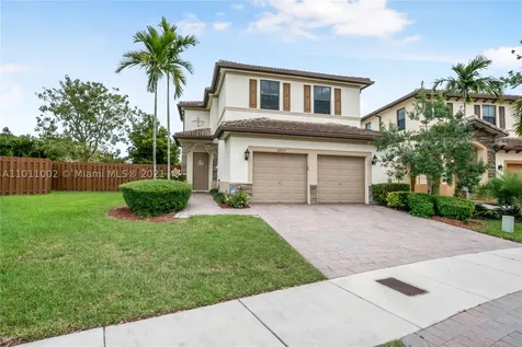 22717 SW 90th Place Cutler Bay FL 33190