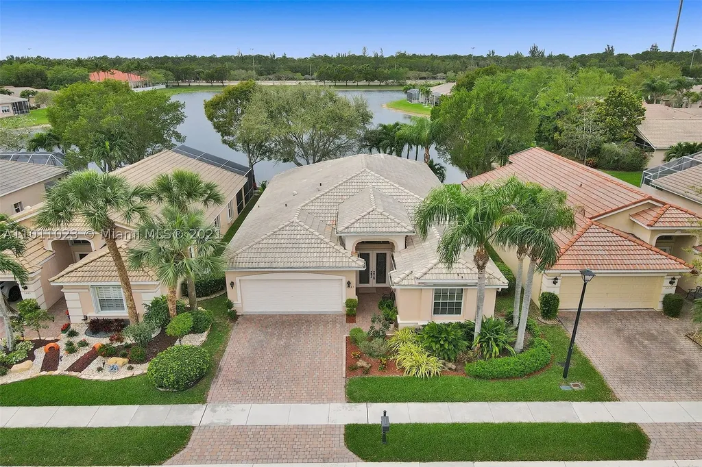 6443 Via Primo Street Lake Worth FL 33467