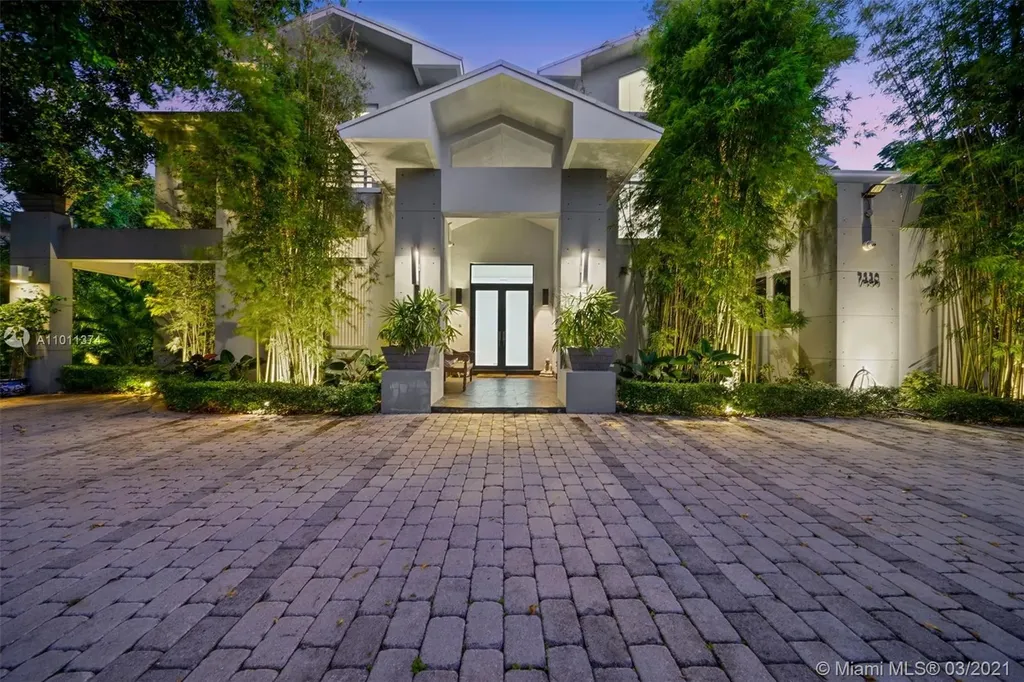 7330 SW 105th Terrace Pinecrest FL 33156