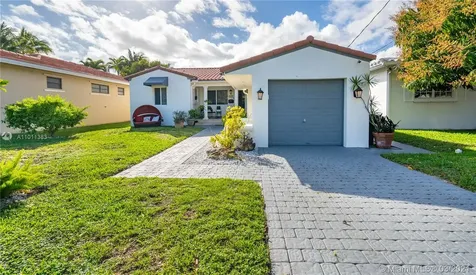 9016 Carlyle Avenue Surfside FL 33154