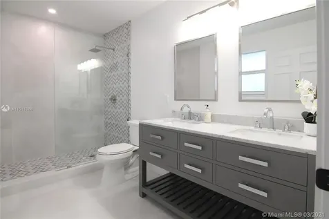 12175 SW 71st Court Pinecrest FL 33156