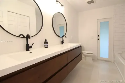 12175 SW 71st Court Pinecrest FL 33156