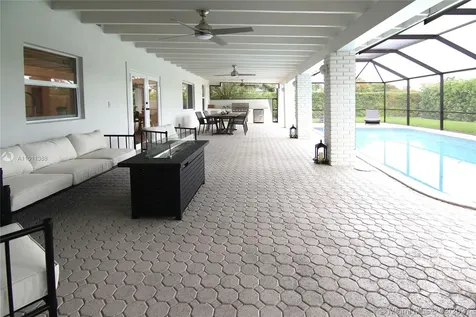 12175 SW 71st Court Pinecrest FL 33156