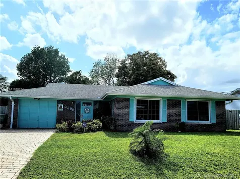 2398 SE Bordeaux Court Port St. Lucie FL 34952