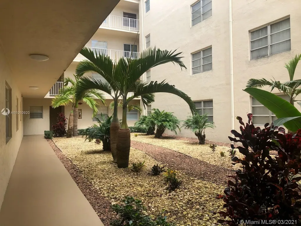7715 SW 86th Street Miami FL 33143