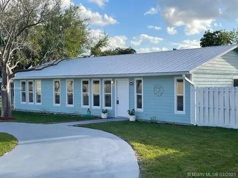 9180 SE Eagle Avenue Hobe Sound FL 33455