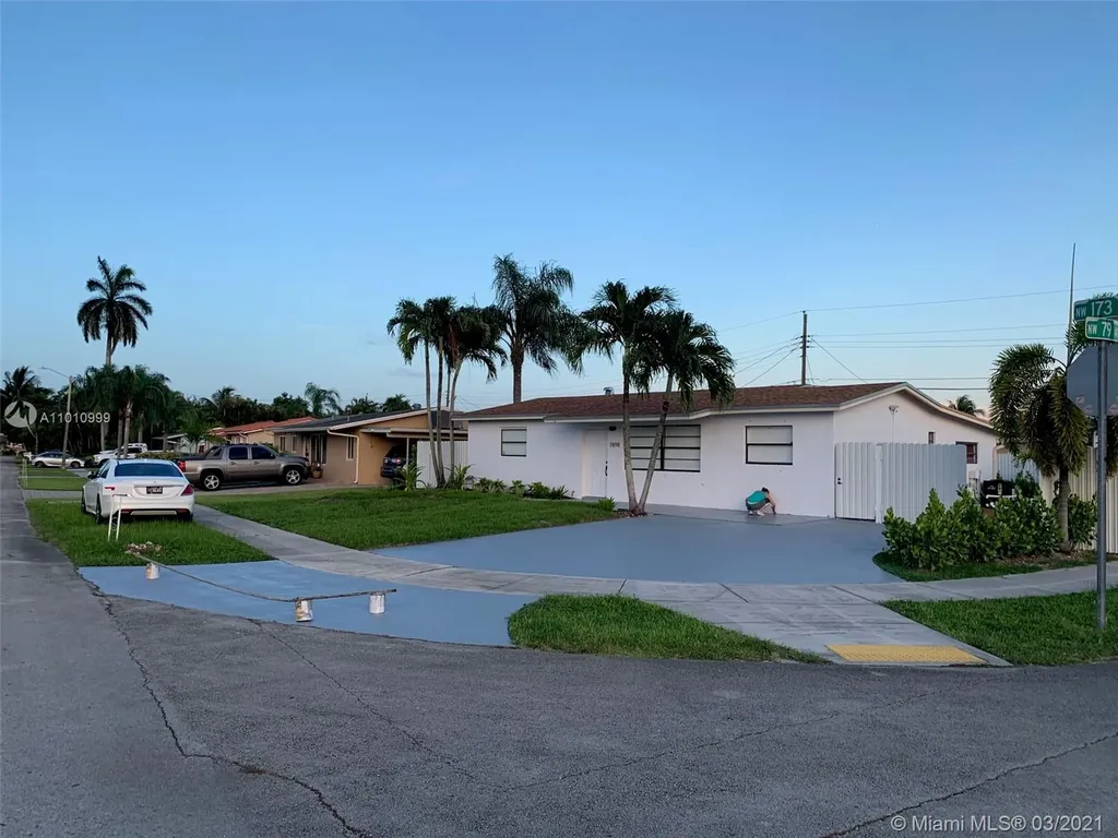 7898 NW 173rd Street Hialeah FL 33015