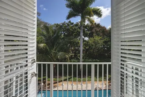 7621 SW 61st Avenue South Miami FL 33143