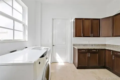 7621 SW 61st Avenue South Miami FL 33143