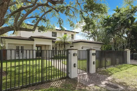 7621 SW 61st Avenue South Miami FL 33143