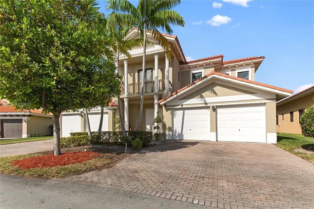 19526 SW 78th Place Cutler Bay FL 33157