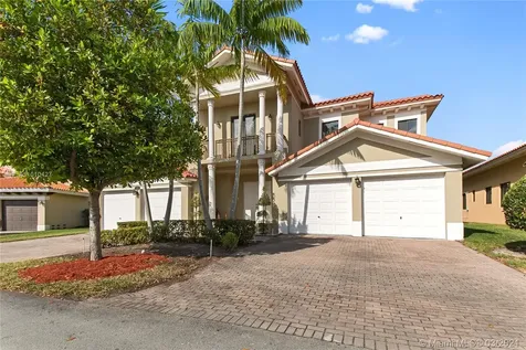 19526 SW 78th Place Cutler Bay FL 33157