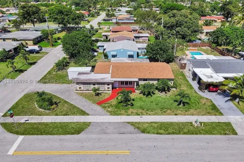 2247 Wiley Street Hollywood FL 33020