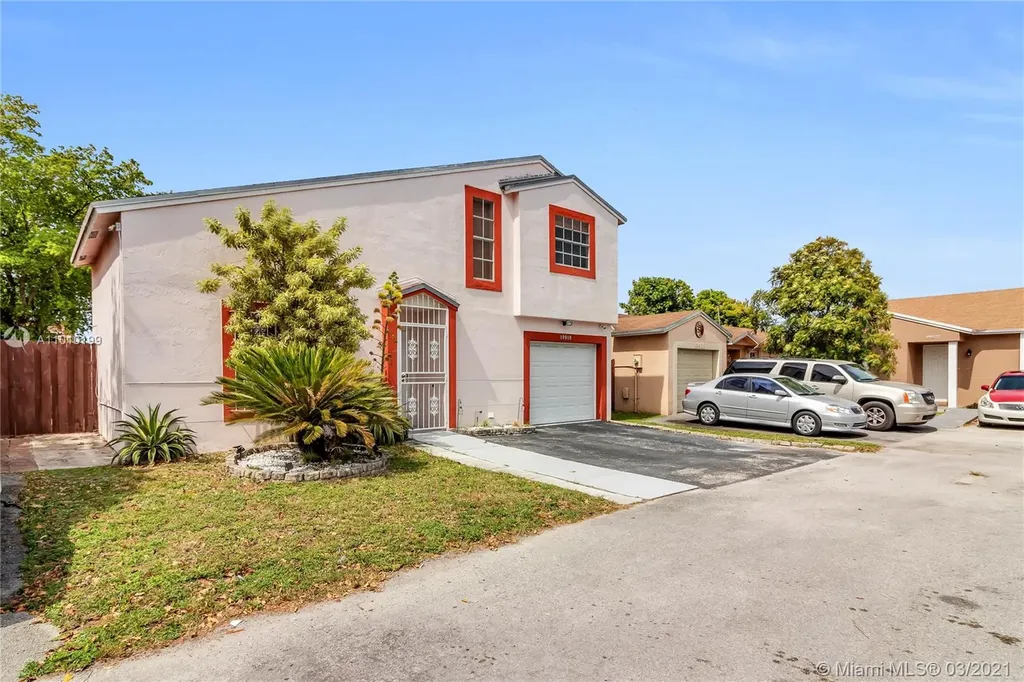 19918 NW 67th Place Hialeah FL 33015