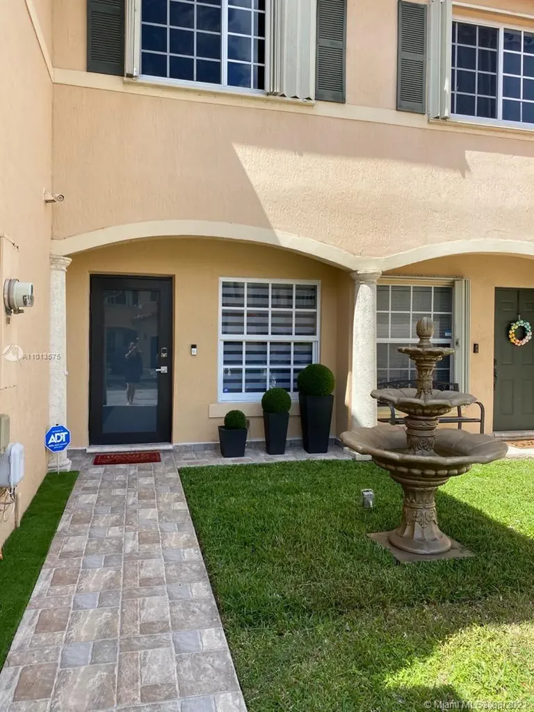 3818 SW 152nd Place Miami FL 33185