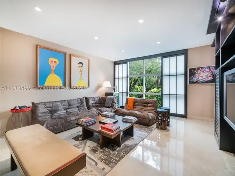7125 E Lago Drive Coral Gables FL 33143