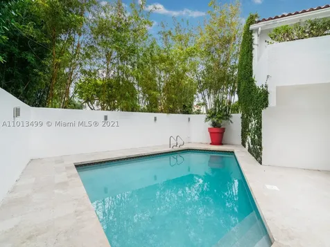 7125 E Lago Drive Coral Gables FL 33143