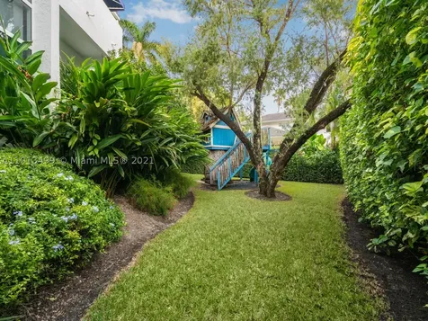 7125 E Lago Drive Coral Gables FL 33143