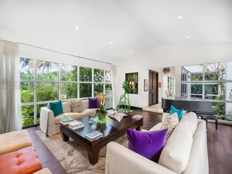 7125 E Lago Drive Coral Gables FL 33143