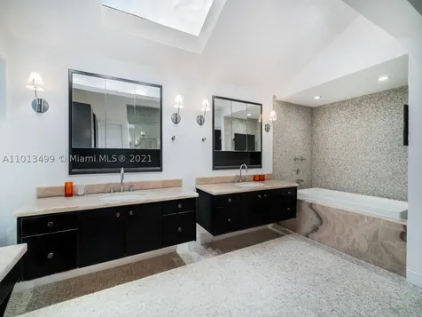 7125 E Lago Drive Coral Gables FL 33143