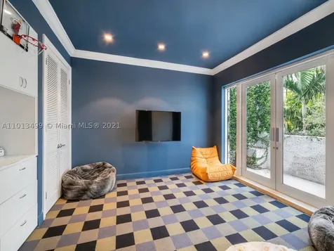 7125 E Lago Drive Coral Gables FL 33143