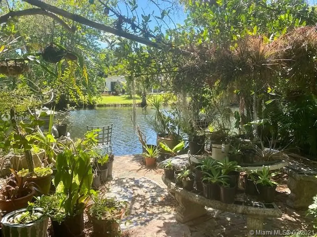 374 NE 85th Street El Portal FL 33138