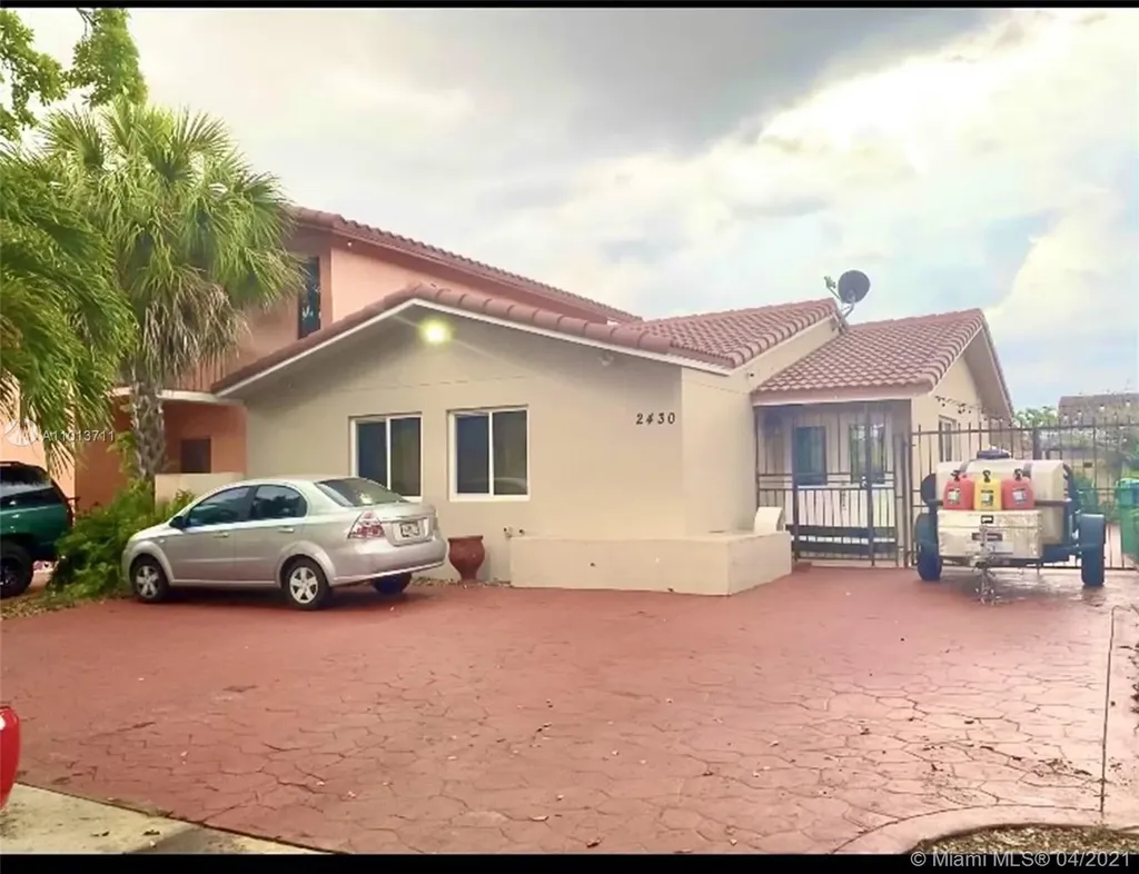 2430 SW 112th Place Miami FL 33165