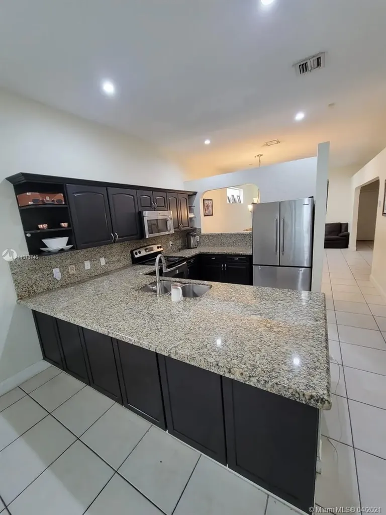 3925 NW 88th Terrace Coral Springs FL 33065