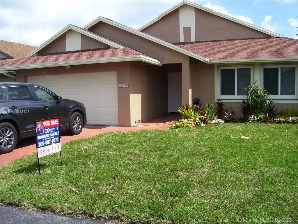 19139 NW 77th Place Hialeah FL 33015