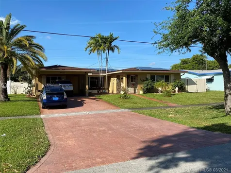 6561 SW 9th Street Pembroke Pines FL 33023