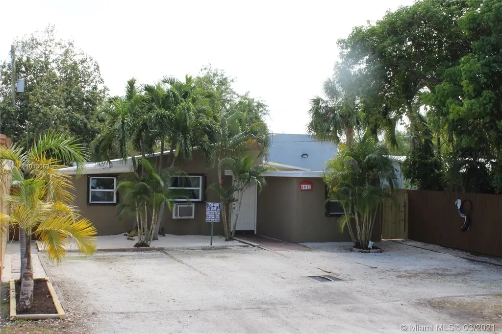 6012 Dewey Street Hollywood FL 33023