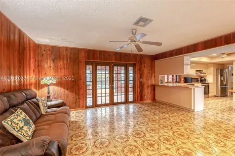1130 SW 70th Terrace Plantation FL 33317