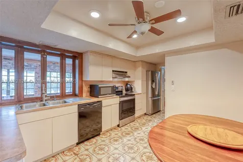 1130 SW 70th Terrace Plantation FL 33317