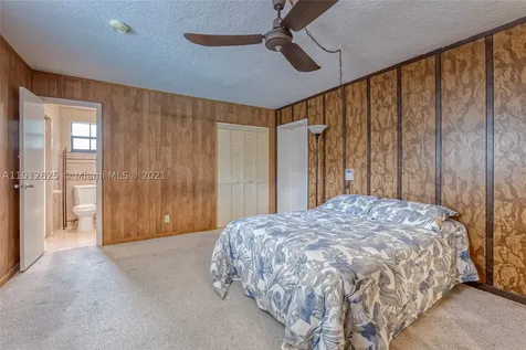 1130 SW 70th Terrace Plantation FL 33317