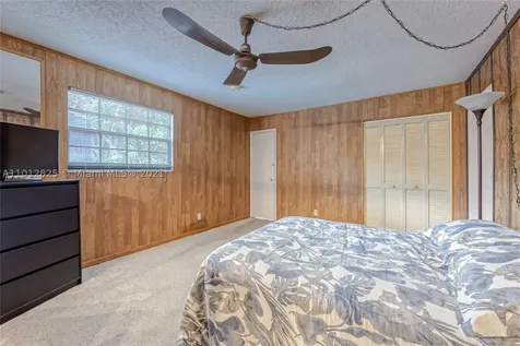 1130 SW 70th Terrace Plantation FL 33317