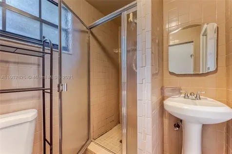 1130 SW 70th Terrace Plantation FL 33317