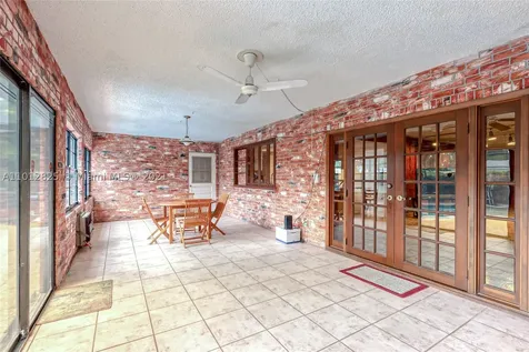 1130 SW 70th Terrace Plantation FL 33317
