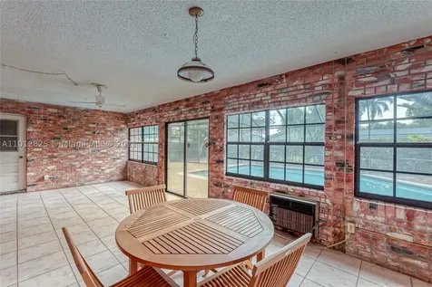 1130 SW 70th Terrace Plantation FL 33317