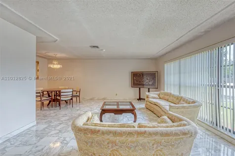 1130 SW 70th Terrace Plantation FL 33317