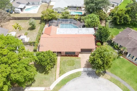 1130 SW 70th Terrace Plantation FL 33317