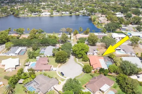 1130 SW 70th Terrace Plantation FL 33317